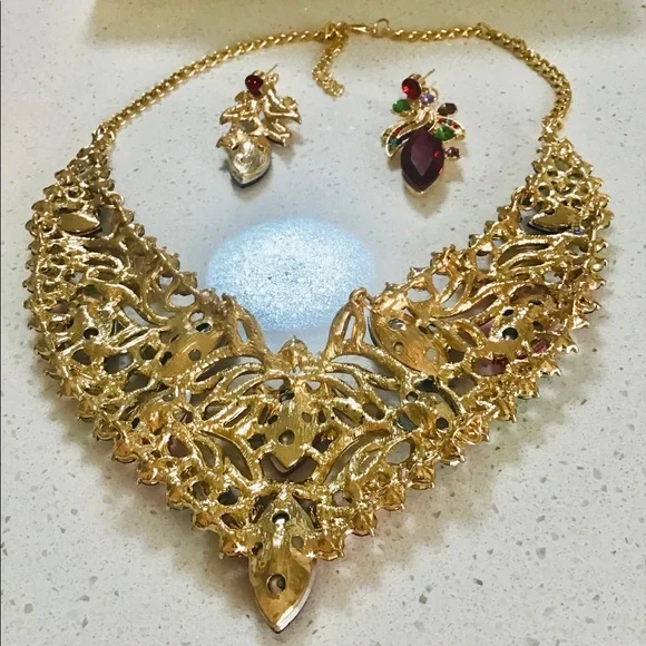 Gemstones Just Gorgeous That’s The Word for This Beautiful Necklace - Picture 5 of 5